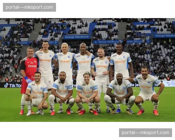 里尔2-1战胜马赛，吉鲁替补制胜球展现老将价值